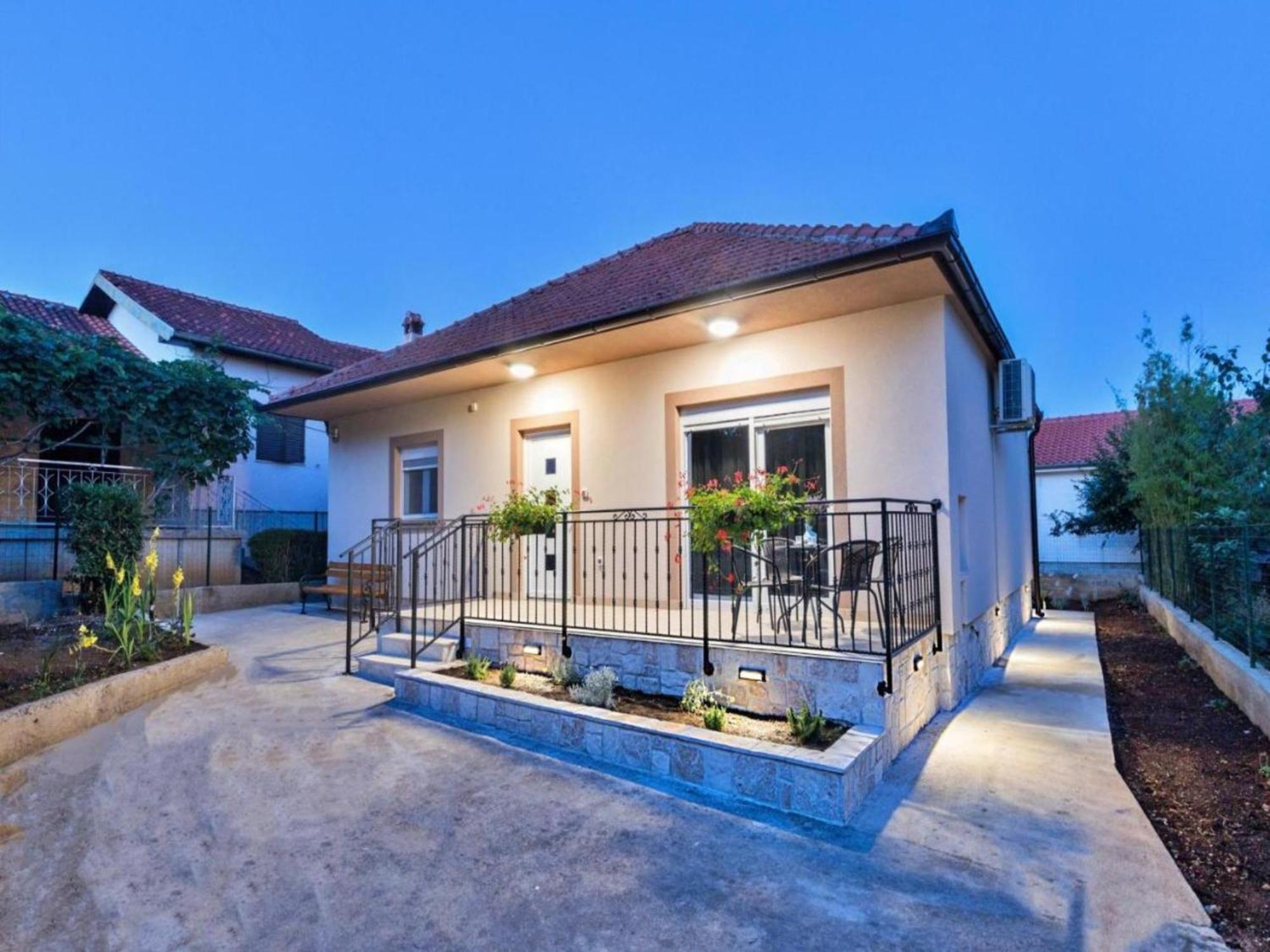 Mihael Holiday House 扎达尔 外观 照片